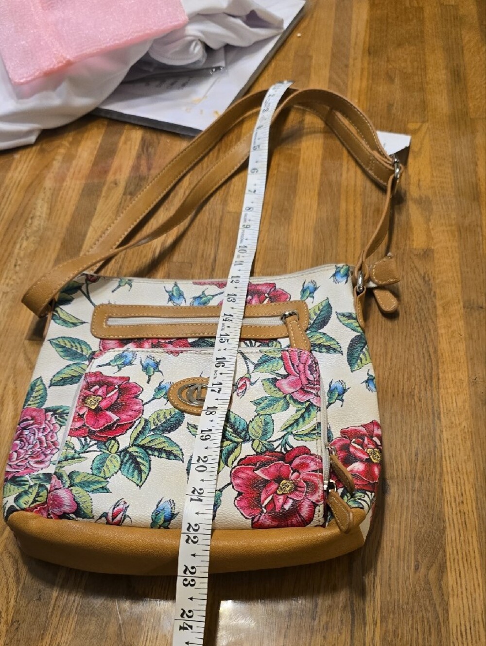 Source Unknown Floral Crossbody Bag in Cream and Tan with Pink Flowers - Picture 4 of 9